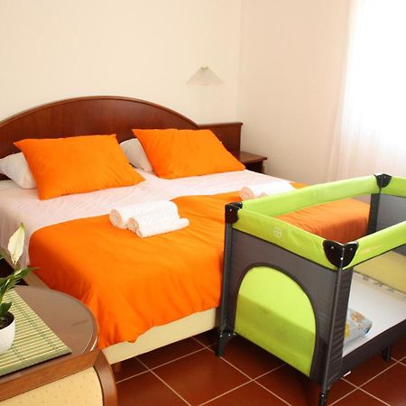 Guest House Sol Кавтат Екстериор снимка
