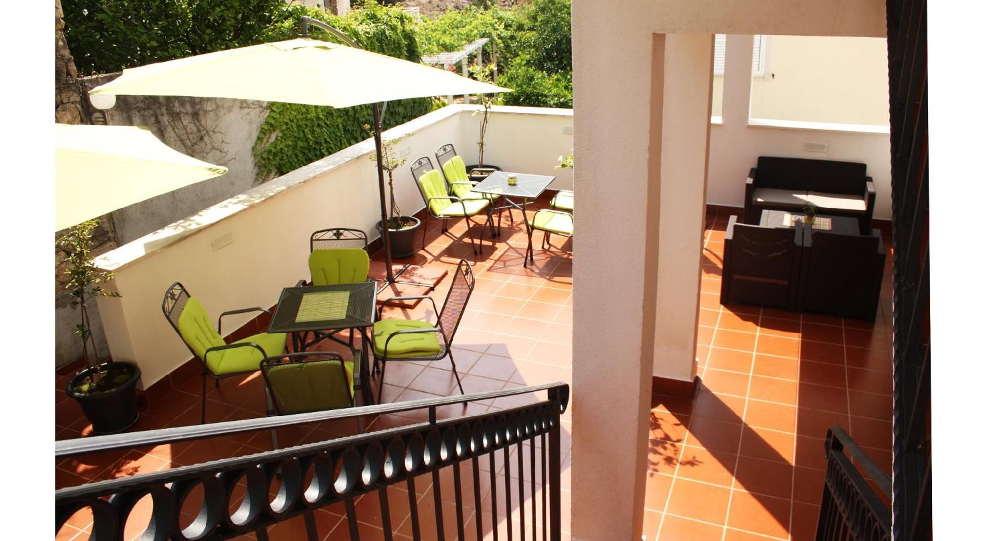 Guest House Sol Кавтат Екстериор снимка