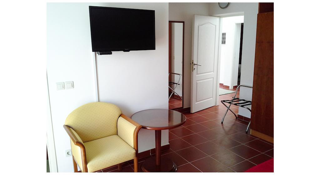 Guest House Sol Кавтат Екстериор снимка
