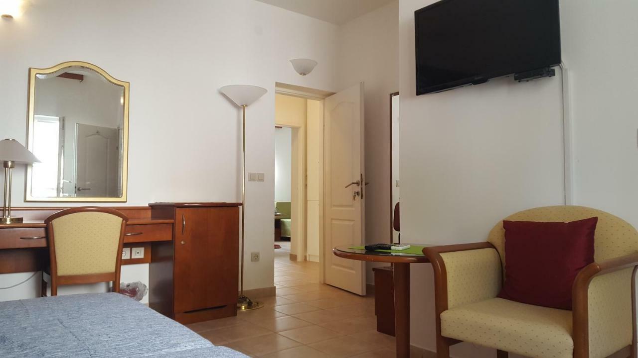 Guest House Sol Кавтат Екстериор снимка