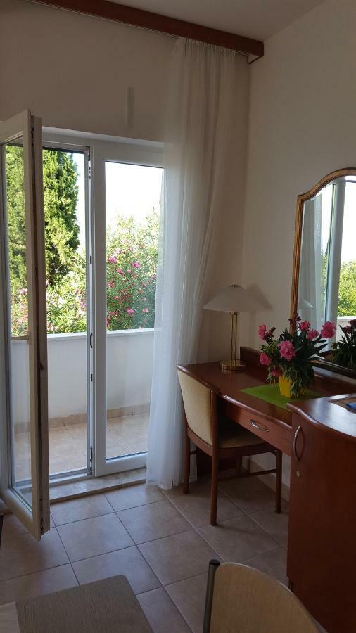 Guest House Sol Кавтат Екстериор снимка